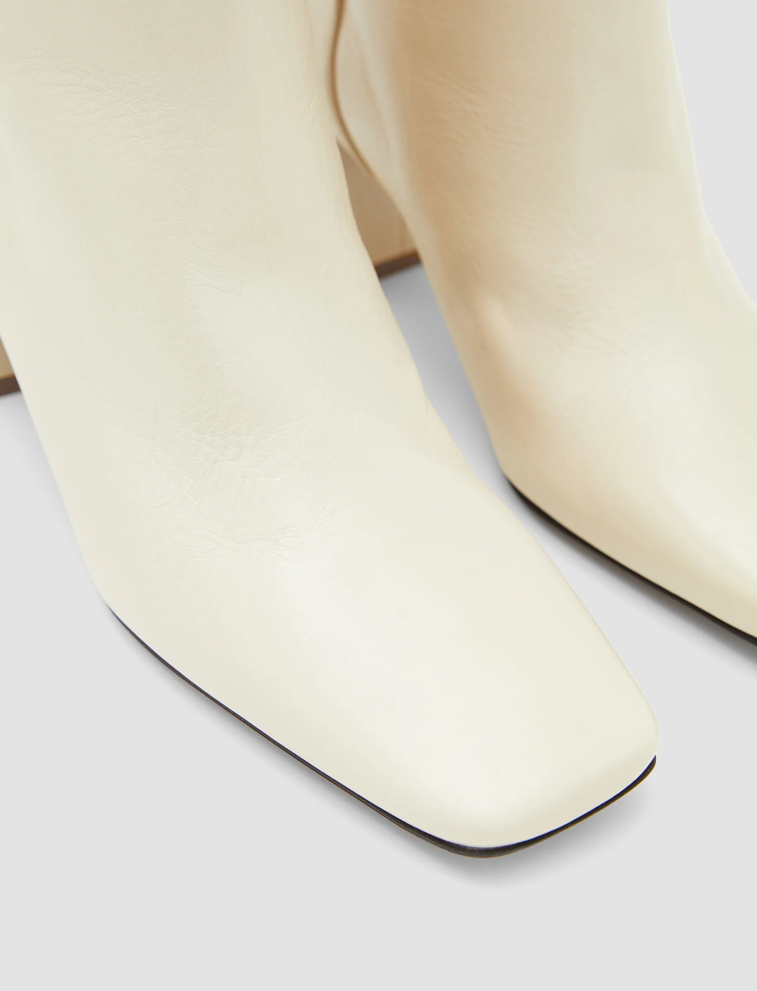 Heeled Knee High Patent Leather Boots - Image 4