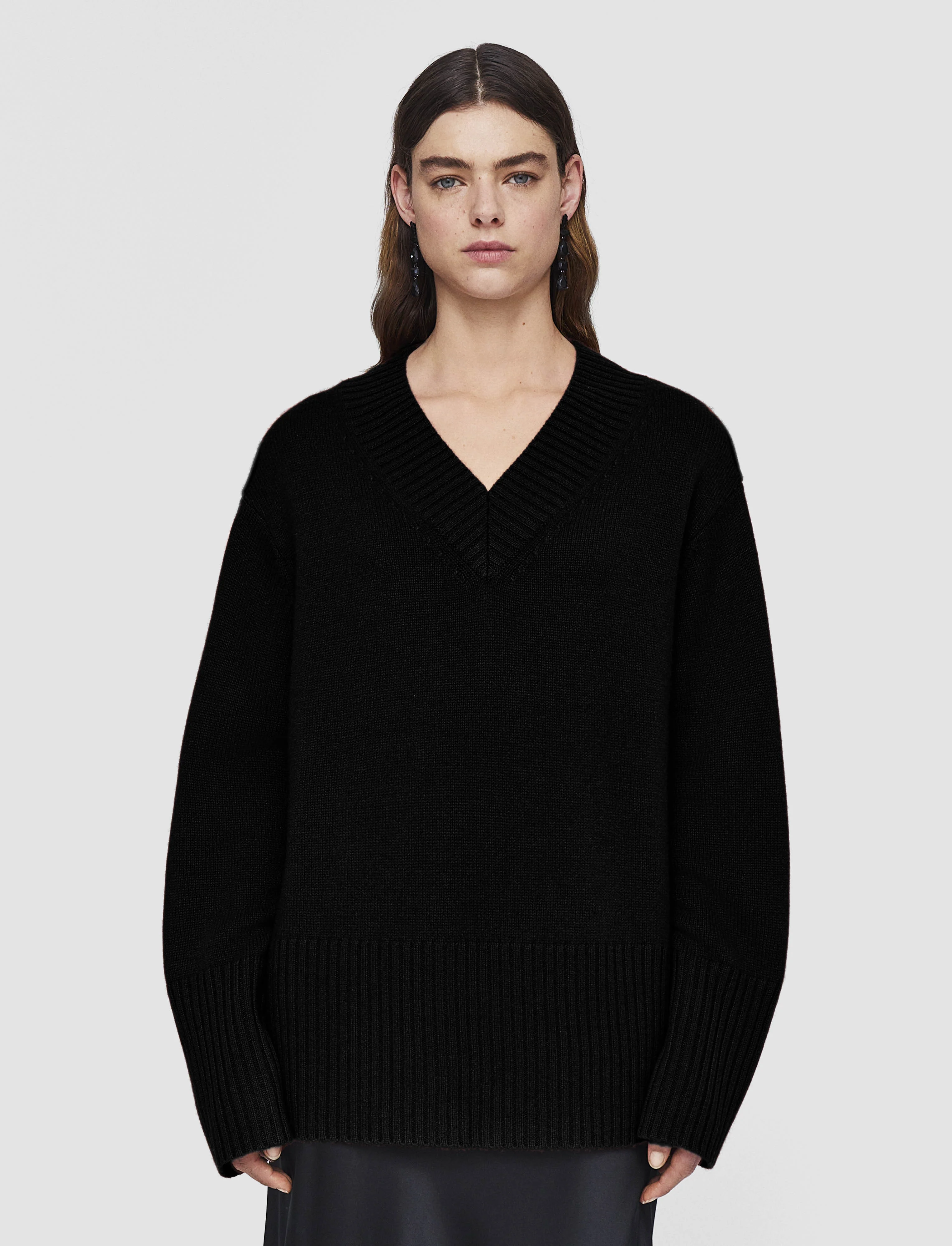 Luxe Cashmere V Neck Jumper - Image 3